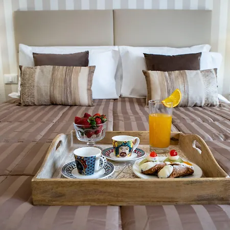 Porta Aragonese Luxury Rooms-3