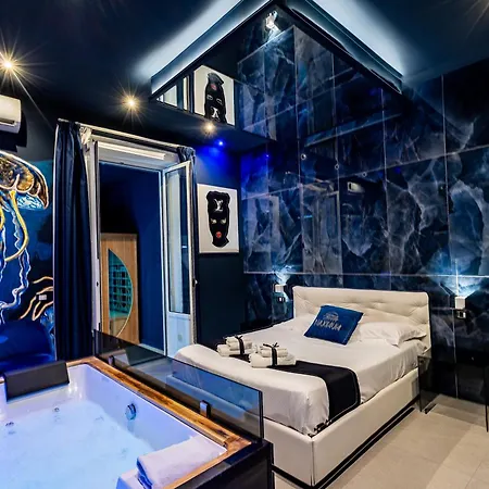 Maximum Suite & Spa-3