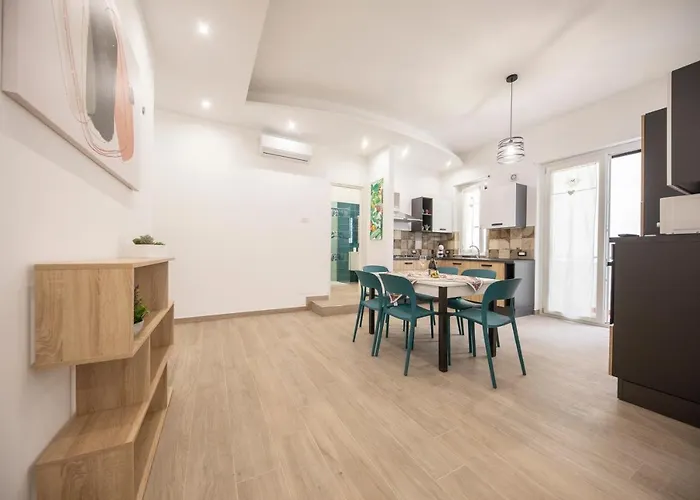 Trinacria Apartments