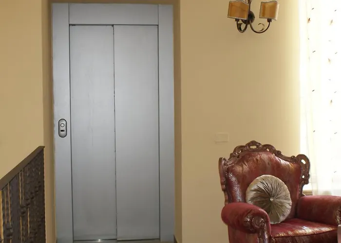 Mimi Hotel