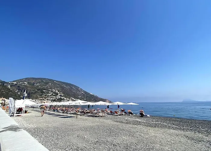 Casa Vacanza fronte mare con giardino privato - Canneto - Lipari