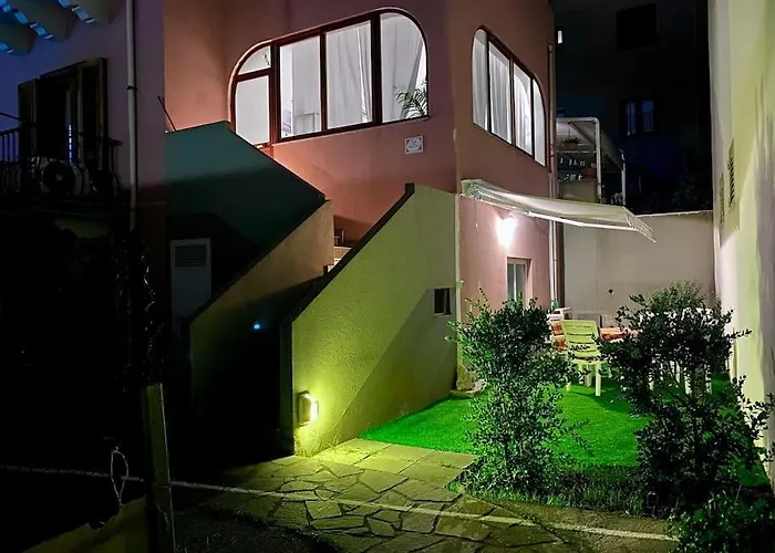 Casa Vacanza fronte mare con giardino privato - Canneto - Lipari