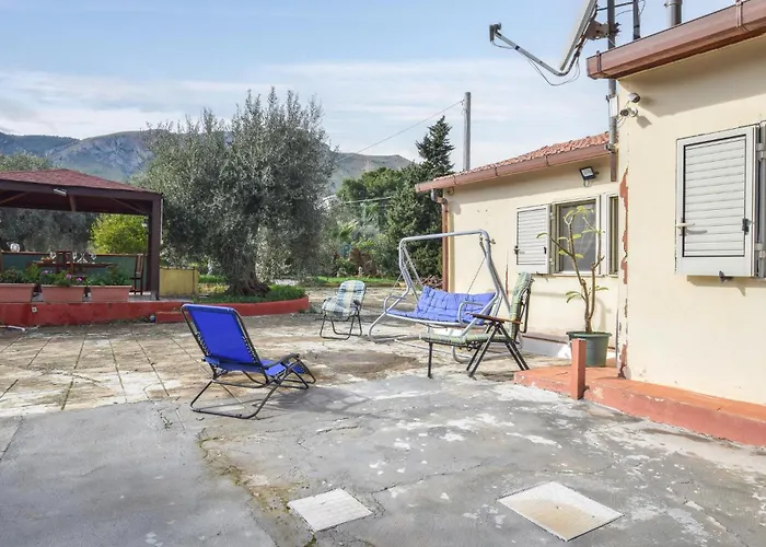 2 Bedroom Awesome Home In Altavilla Milicia