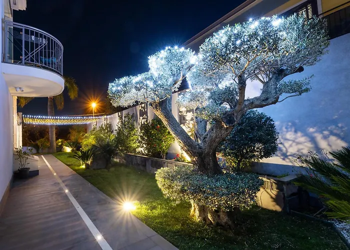 Zaffiro Lavico rooms Etna nature sea