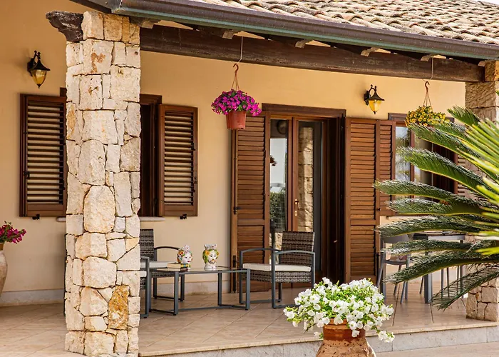 Exclusive Palm House Near The Beach
