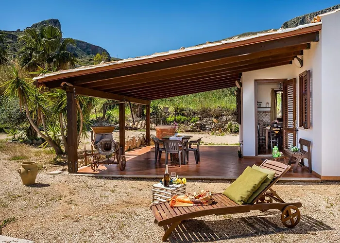 Villa Elena vicino la Riserva naturale dello Zingaro