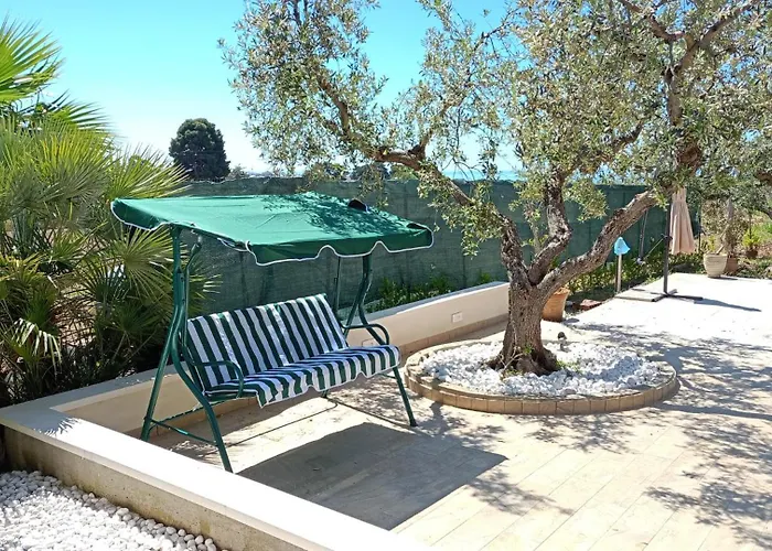 La casetta degli ulivi con piscina