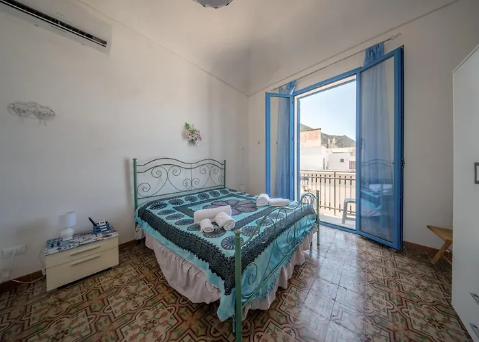 The Twins Rooms In Marettimo 1