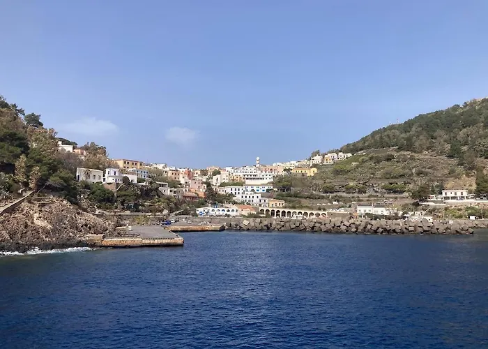 la casetta degli amici Ustica