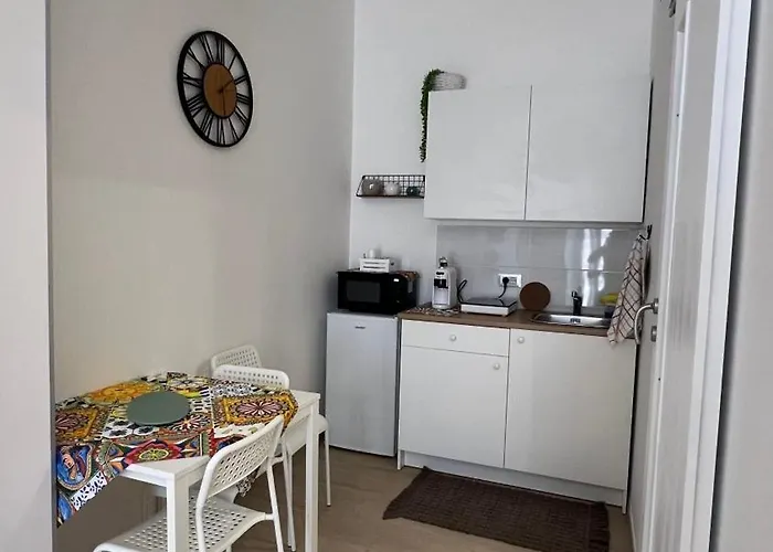 Amuni Holiday House