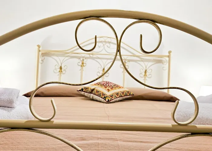 Jasmine House Ustica heart
