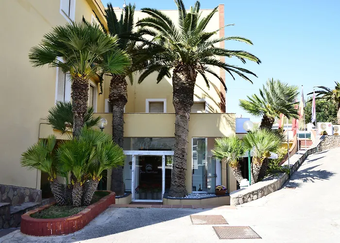 Palm Beach Hotel