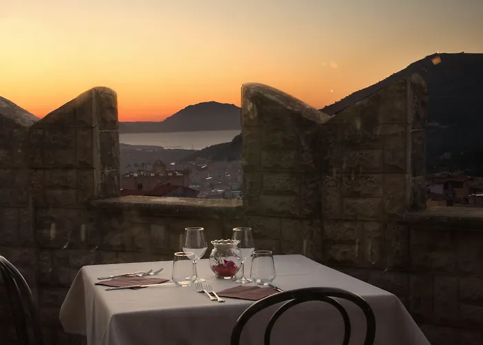 Hotel Castello Di Giuliano