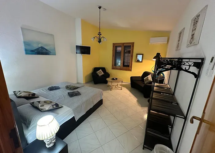 Villa Medusa Exclusive - Rooms By Dj Guidora