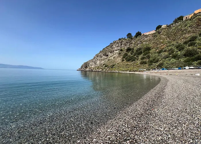 Milazzo Blu Fronte Spiaggia, Vista Eolie Verde