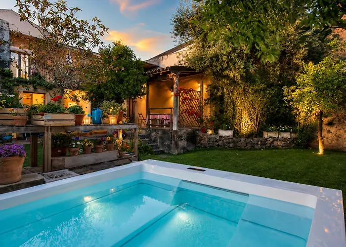 Villa Il Pozzo e l'Ulivo - just 200 meters from the Metro - Catania