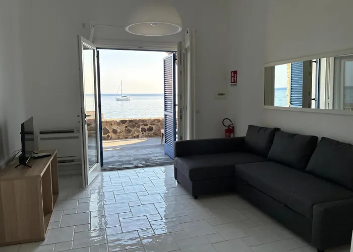 NerOssidiana sul mare di Lipari