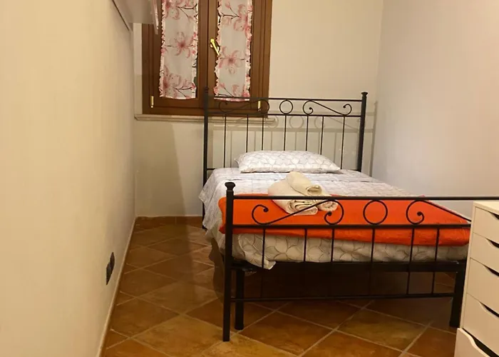 Villa Alicudi - con piscina privata a pochi passi dal mare