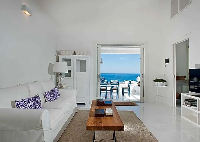 Belvilla By Oyo Casa Blu