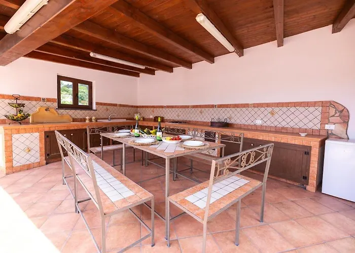 Villa Margiulù with Poo Wi-Fi BBQ Private parking
