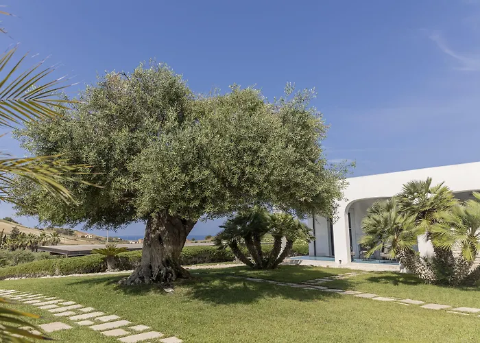 Borgo Giallonardo Wine Relais