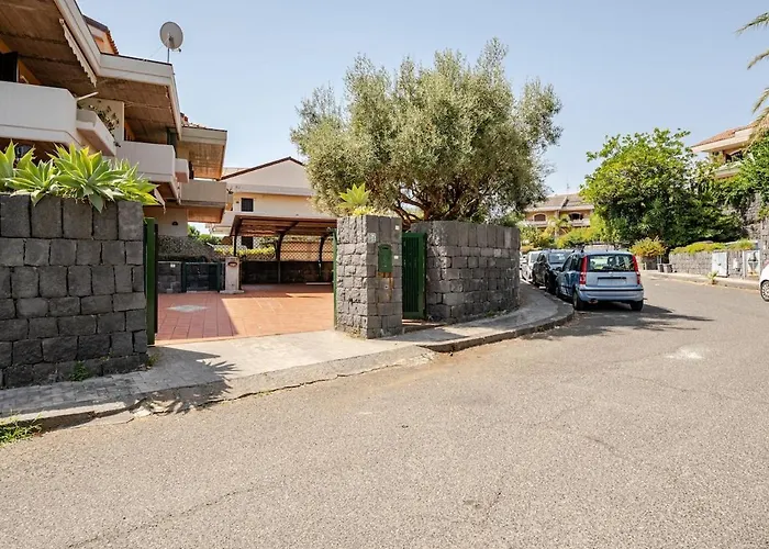 Adele'S Apartment - Mulinia Residence