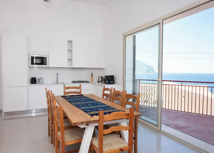 Villa Gina con vista mozzafiato sul golfo di Macari
