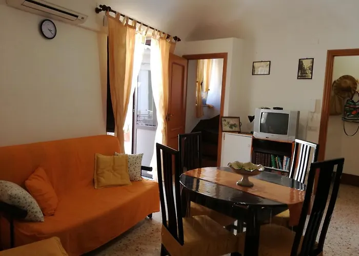 Sotto L'Arco