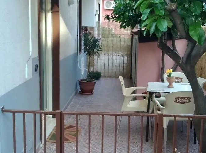 Holiday House Marlin